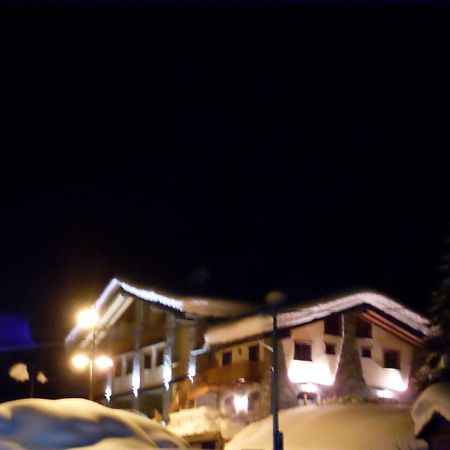 Residence Les Myosotis Champoluc Buitenkant foto