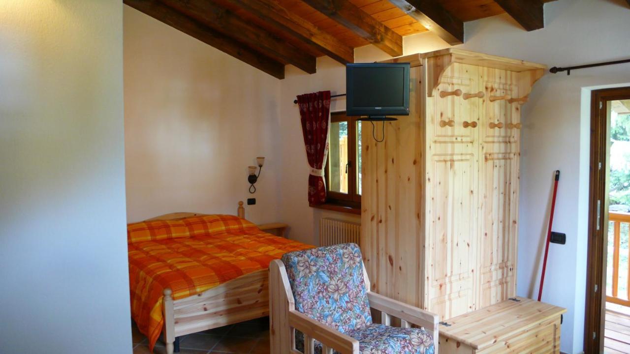 Residence Les Myosotis Champoluc Buitenkant foto