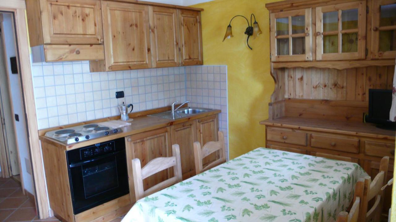 Residence Les Myosotis Champoluc Buitenkant foto