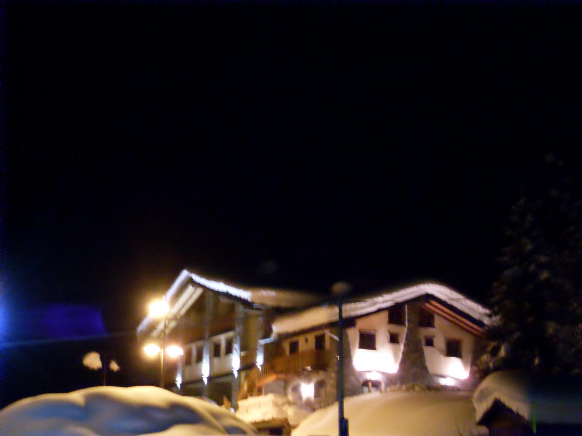 Residence Les Myosotis Champoluc Buitenkant foto