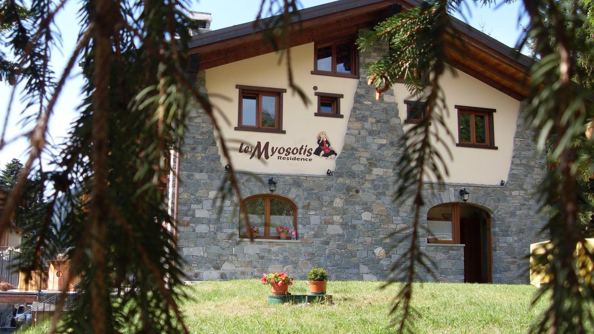 Residence Les Myosotis Champoluc Buitenkant foto