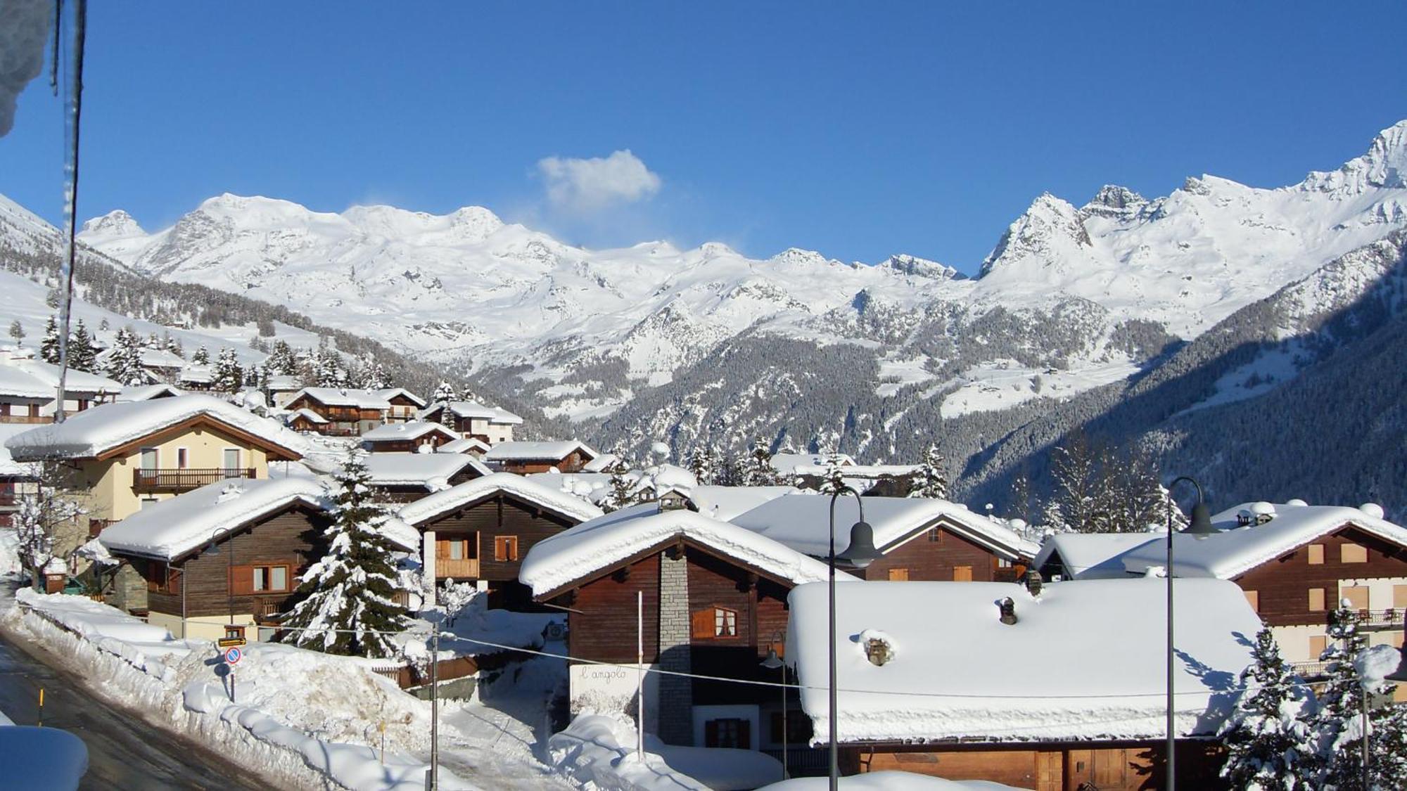 Residence Les Myosotis Champoluc Buitenkant foto