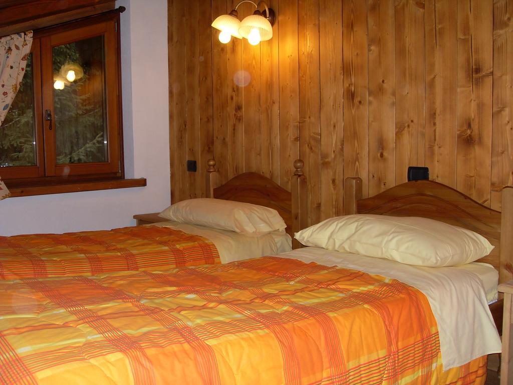 Residence Les Myosotis Champoluc Buitenkant foto